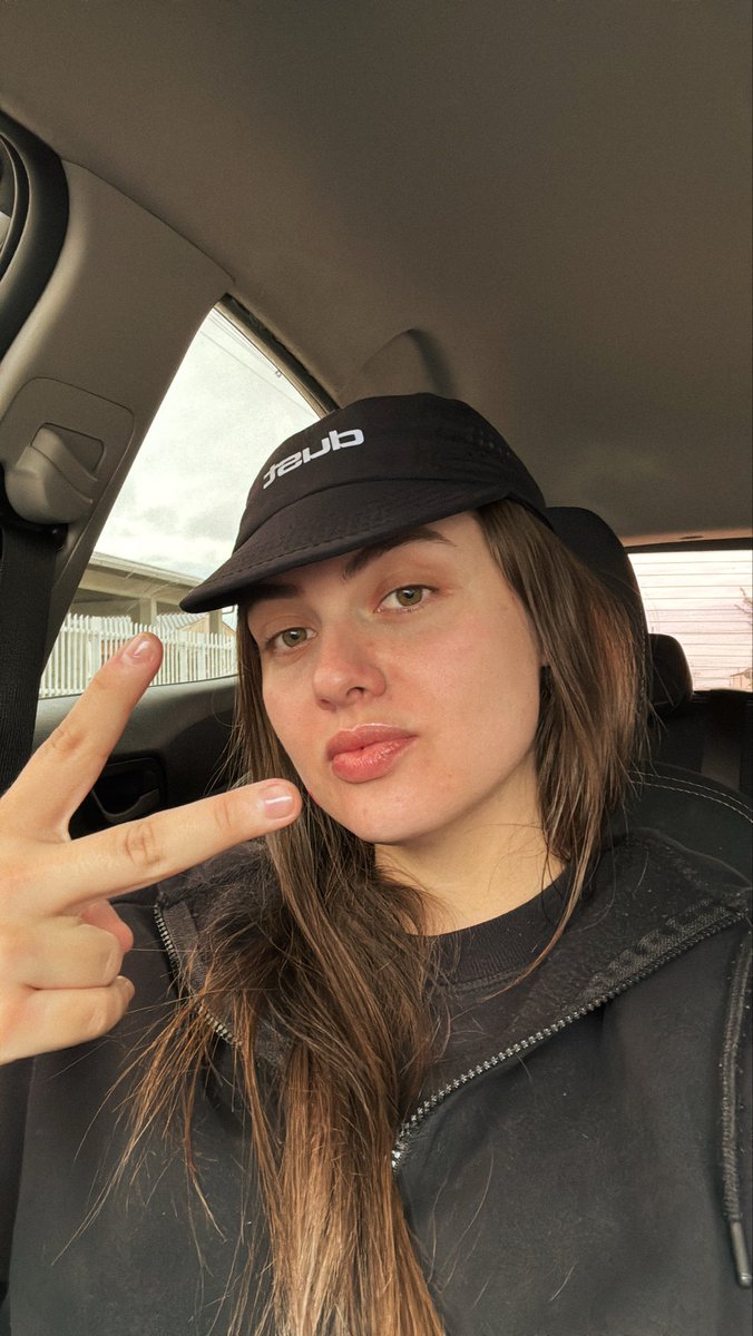 nrhdis's tweet photo. eu / minha colinha 😁🤘🏼 https://t.co/TjviFtS5w3