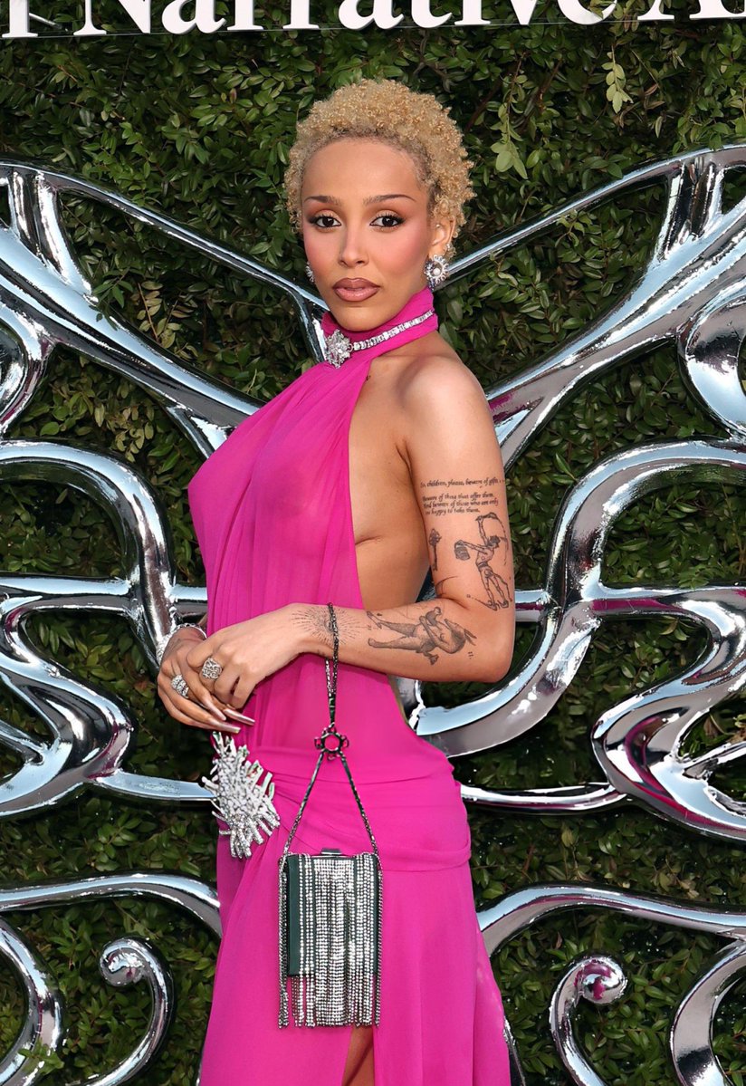 cloud9_2025's tweet photo. Doja Cat x Lucas Museum of Narrative Art Opening Night https://t.co/PyvWa3hCfN