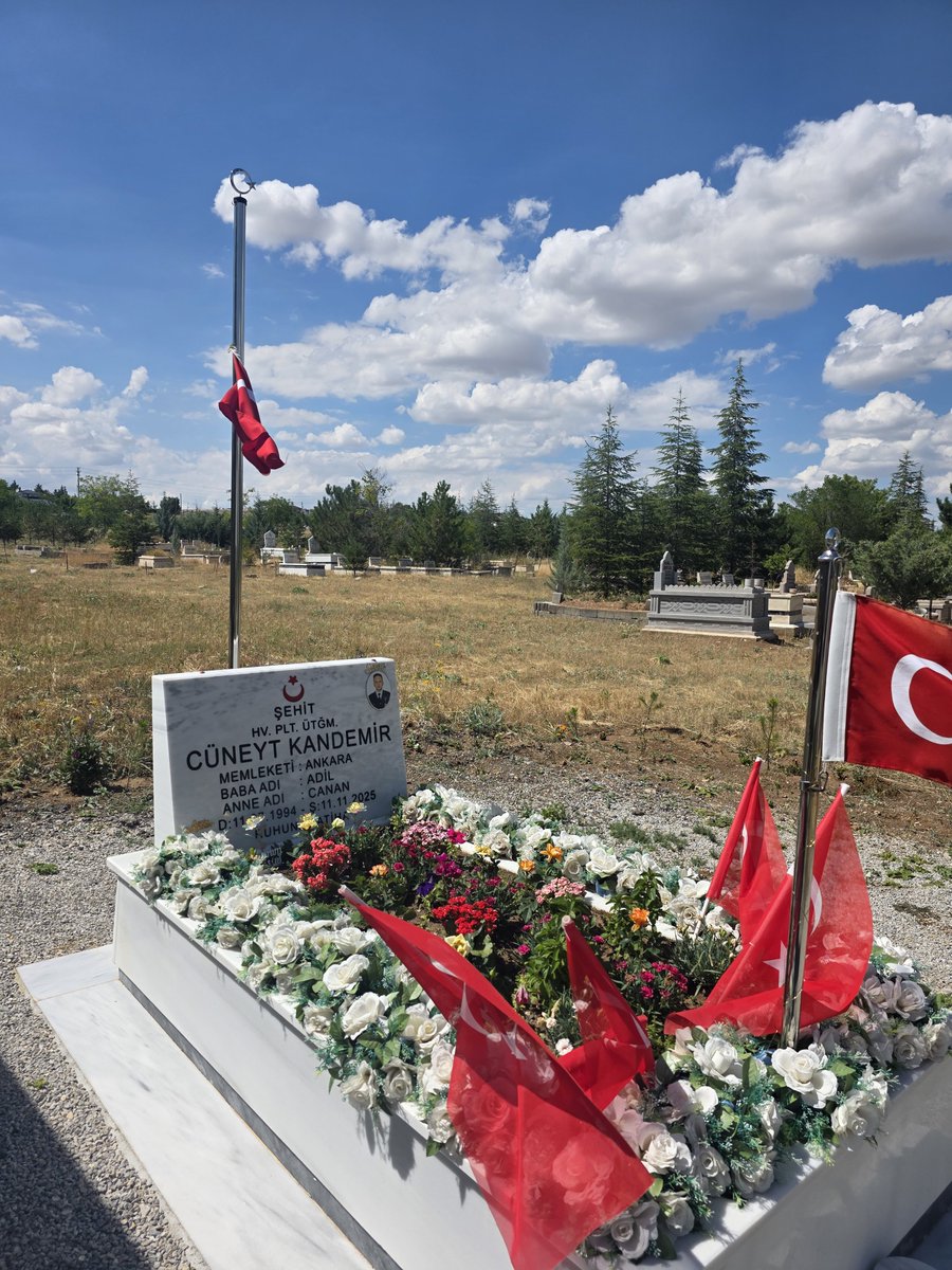 Emirhan_Algn's tweet photo. @iamtheVeba Kutlu ruhu şad olsun inşallah https://t.co/bX3D2bp447