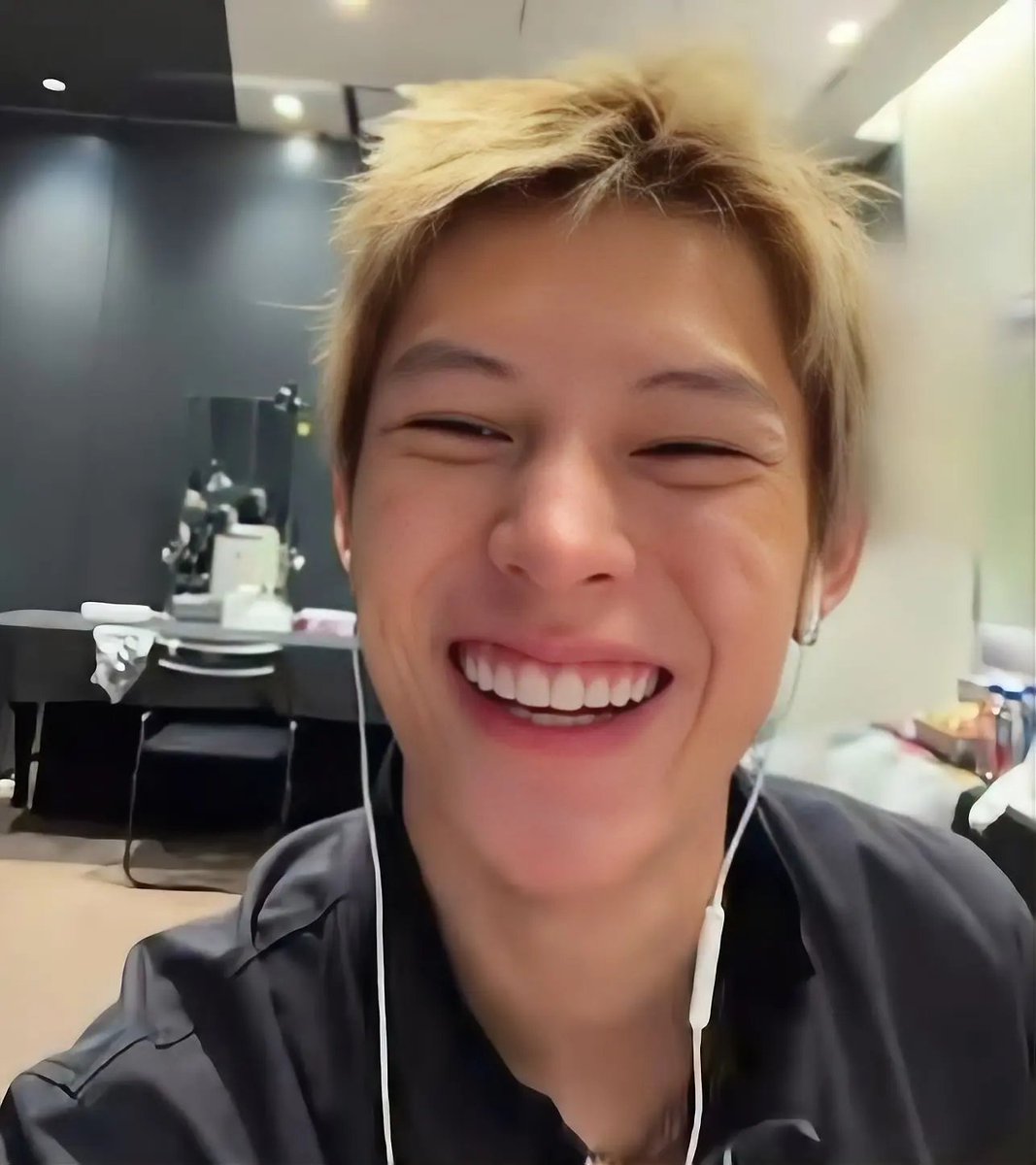 withcortis4life's tweet photo. i hope he'll never lose this precious smile ☹️ https://t.co/gvHzXP83R7