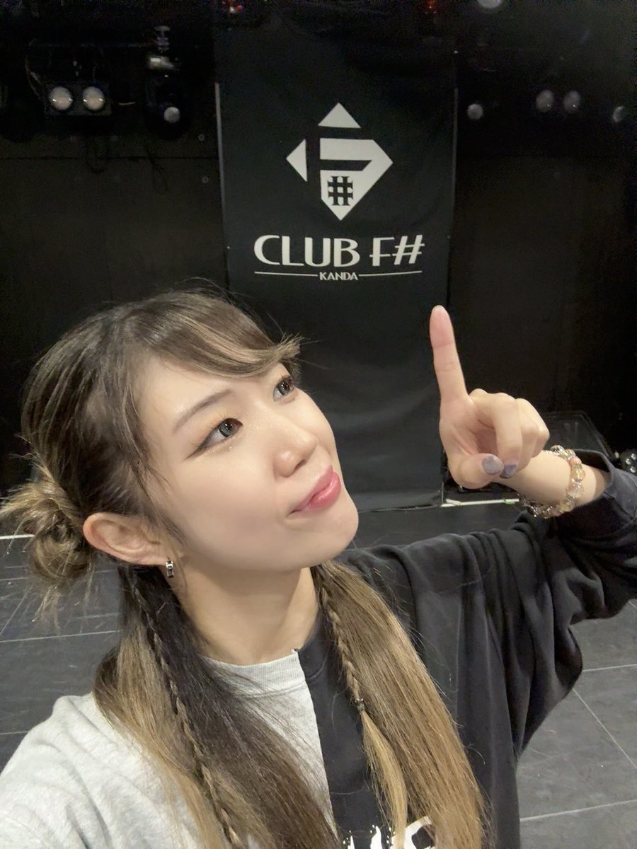 code_tohka's tweet photo. 2026.9.21
〖夏の終わりのHOLIDAYS〗
📍神田F#
台風の中神田F#ラストありがとうございました‼️1番思い出が深いなって思える大好きな神田F#、溜まったドリチケも全て交換したよ。ここで生誕したのも懐かしい。まだまだ最後まで駆け抜けるよ👊
次回明日池袋ロサ集結🔥ハピパラちーちゃんのお祝いするよ🩵 https://t.co/JoTrDbnWk3