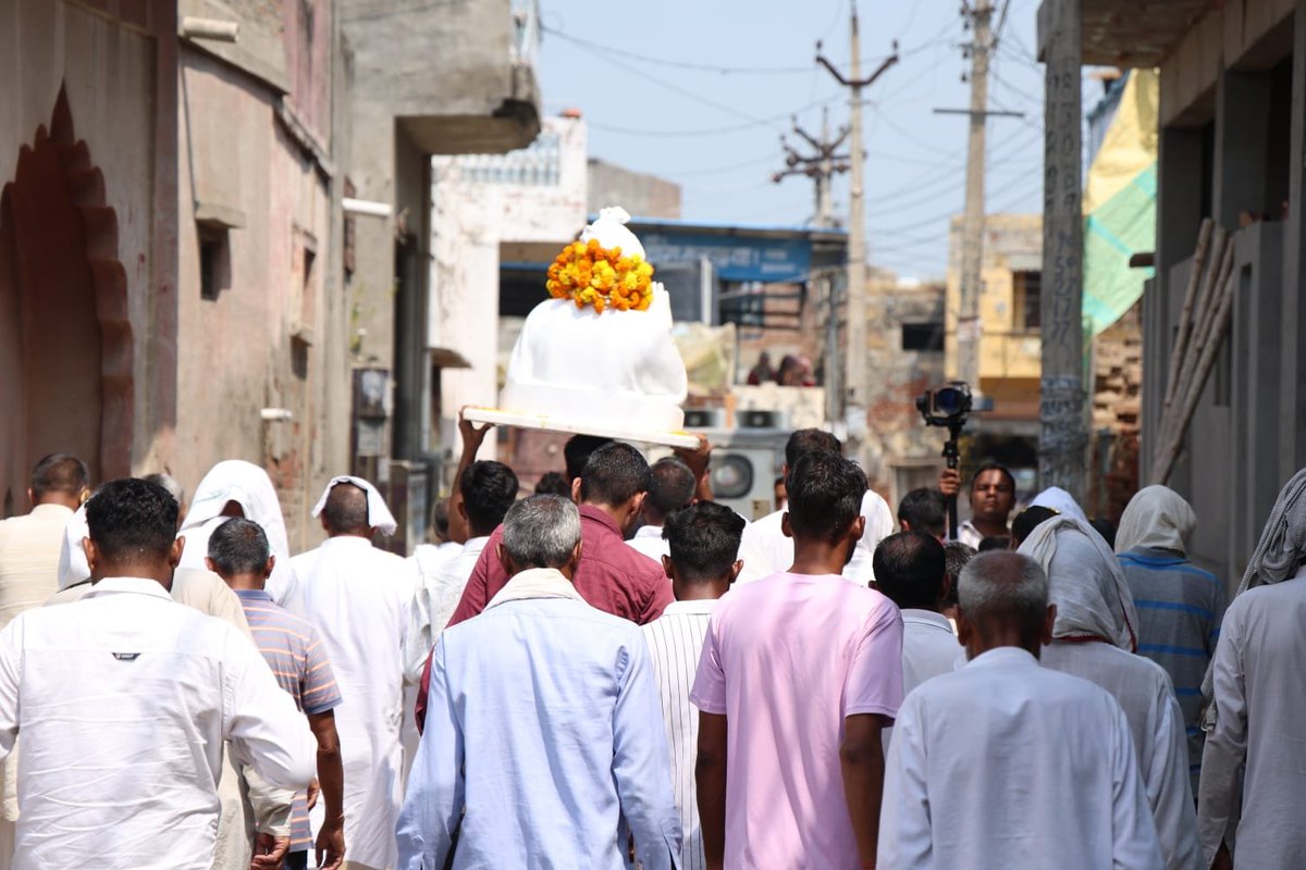 SANewsRajasthan's tweet photo. संत रामपाल जी महाराज जी के आदेशानुसार किसान-मजदूर बचाओ अभियान के तहत गांव बदछप्पर, हांसी (हरियाणा) में खेतों से जल निकासी के लिए 3800 फीट पाइप एवं 1 मोटर उपलब्ध कराई गई।
#KisanMazdoorBachaoAbhiyan #SantRampalJiMaharaj #HansiNews #Badchhapar #HaryanaNews #SANewsRajasthan https://t.co/u6SnLnQjo0