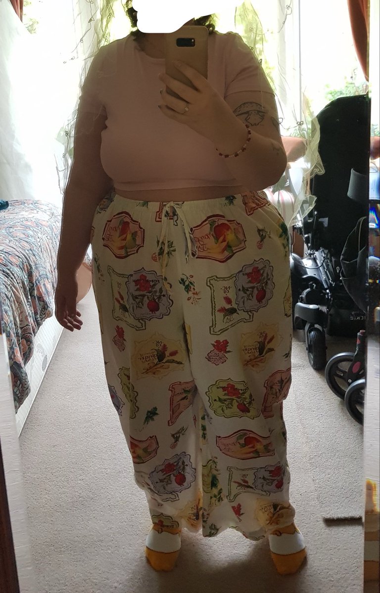 shuttupbunny's tweet photo. comparisonspo: me a year ago, idek what weight i was but like above 120kgs probably vs today at 97kgs.
i actually can’t believe how awful i used to look like ofc my ex cheated lmao https://t.co/nwXbpuRbFP