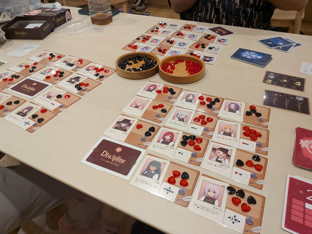 ryunenlab's tweet photo. 本日は台風の中ボドゲ会でした！

#クロッカスボドゲ会 #貧乏 https://t.co/uNJsQdH0zS