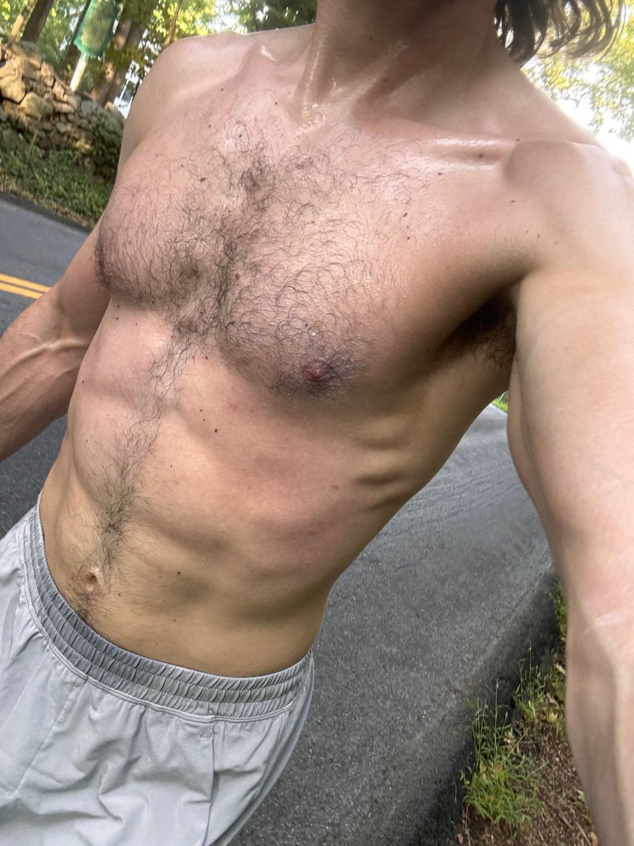 FitRunningFox's tweet photo. Feeling sweaty post run... check out a lot more here: https://t.co/RyZuQgEuaL https://t.co/7bKBQOaoV3