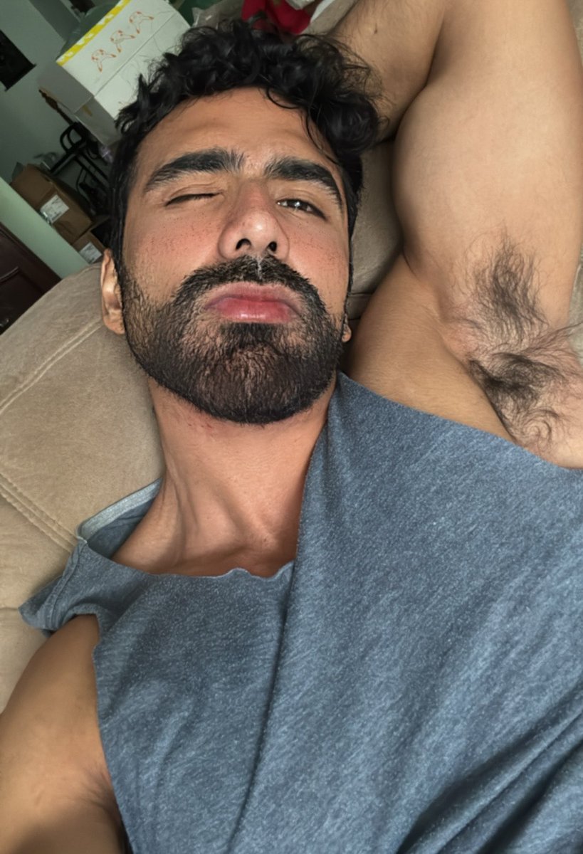 starwolff_of's tweet photo. Creo que los que me siguen son fans de los pelos 😋 https://t.co/cxDxWESeCx