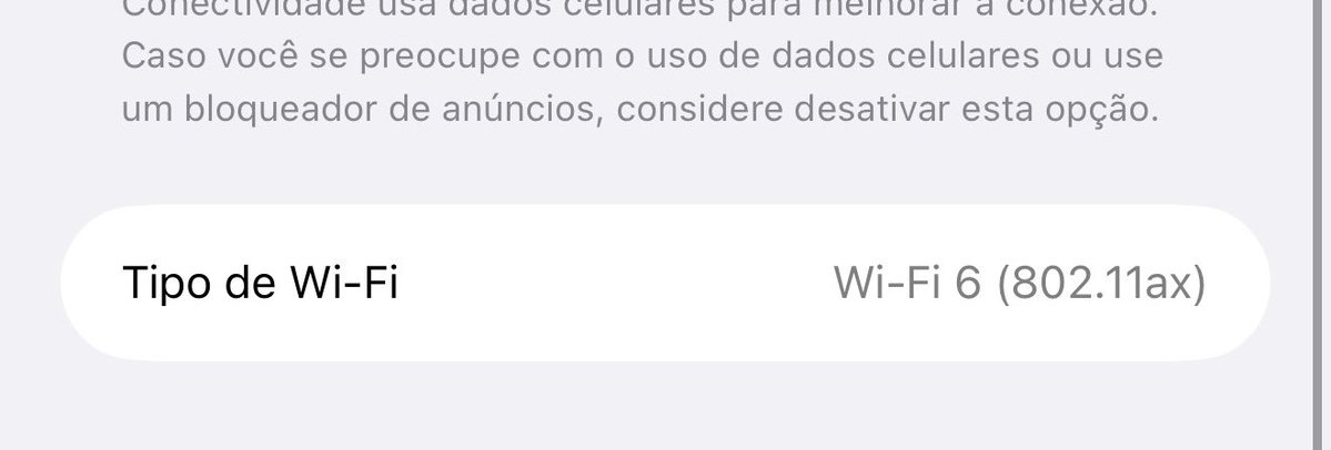 CanalAppleBoy's tweet photo. Graças a nova função do iOS 27 que permite identificar o tipo de Wi-Fi , vi que o meu aqui em casa era Wi-Fi 5 mesmo meu plano suportar Wi-Fi 6. Então já tratei de resolver isso e eles vieram trocar o modem pra mim, de graça😎 https://t.co/3M9TmHMTfx