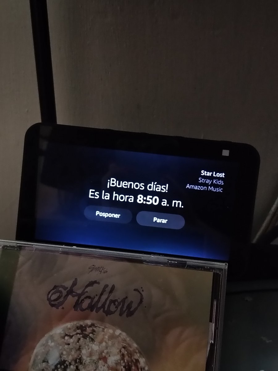 stayxcoldplay_'s tweet photo. JUSTO EMPEZÓ LA SEMANA DEL CONCIERTO Y MI ALARMA SUENA CON STAR LOST 😭😭😭😭 https://t.co/OBhY8YIydL