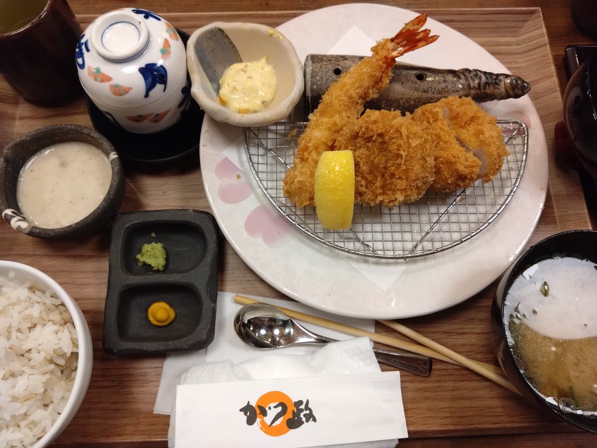 Misty_april10's tweet photo. 久し振り ＃かつ政 
デザートまでご馳走になり、お腹いっぱい過ぎました🐷
残念ながら、一日限定復活の松茸ご飯は完売でした。 https://t.co/V7I5xrEwCr