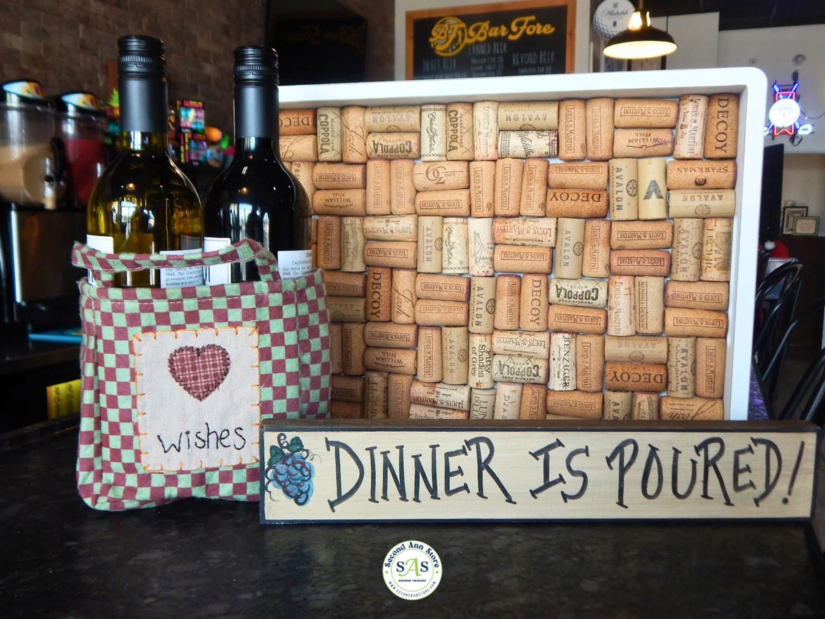 secondannstore's tweet photo. 🍷 Cozy nights, good food, and football Sundays!
Our “Dinner Is Poured!” plaque and handmade cork tray are ready for your next get-together.

Find these pieces and more at https://t.co/ftffio68cq | Offers welcome!

#SecondAnnStore #ShopWithSAS #WineCorkCrafts #UpcycledDecor https://t.co/b1yIp0ztSE