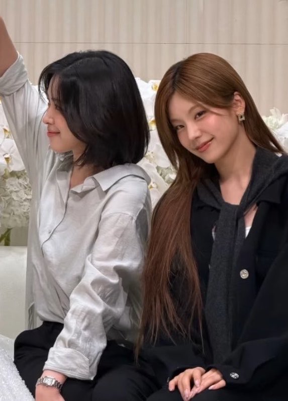 gaaaaaakk's tweet photo. 결혼식 피로연때                      신혼 한참 지난 부부 https://t.co/UZQT5BFqG6