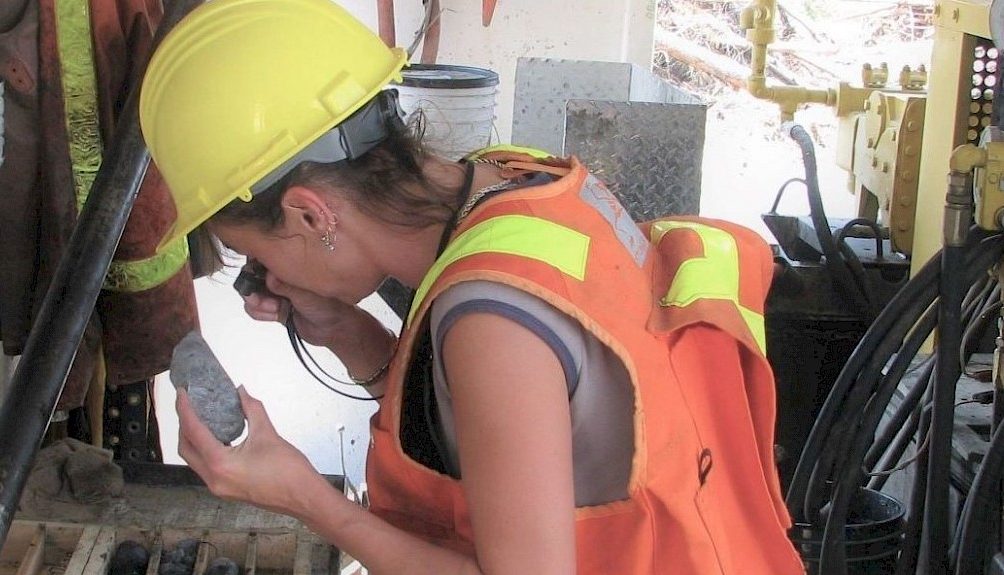 ResourceWorld's tweet photo. Spanish Mountain Gold Announces Uplift in Scale and Value at Its B.C. Gold Project and Receives Confirmation From Provincial Regulators to Resume the Previously Paused ... - https://t.co/YWiZya5HX0 #ResourceWorld #resourceinvesting #miningnews #mining @spmtngold #goldmining https://t.co/gdLfl58VHd