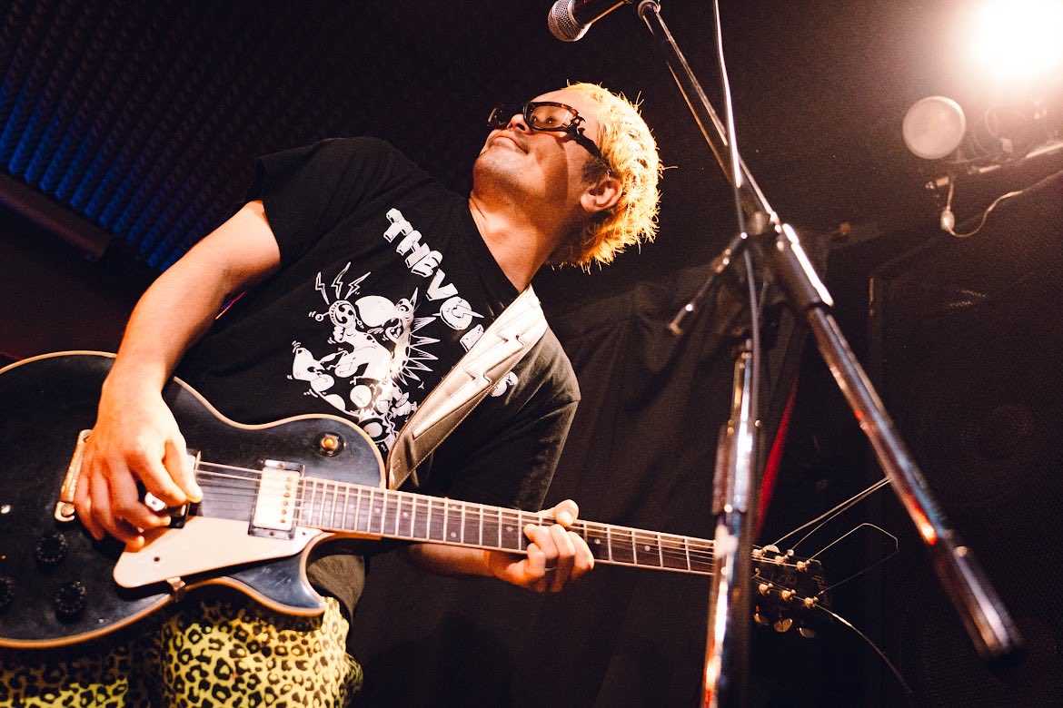 gi_sugamushara's tweet photo. 今日はVOLTS!!
台風の中沢山のお客様ありがとうございました😊

SHAKTPUNK

NAKED KINGS HIPS

レコ発おめでとう御座います🤘
カッコいい先輩方と一緒にやれて幸せでした😍

写真 ＠takuya__onuki https://t.co/Gi73pbOseM