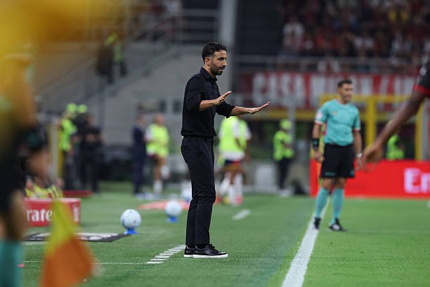 MilanTaliani's tweet photo. 📰فرانكو أورديني- "كورييري ديلو سبورت"✍🏻: ثمة مثل نابوليتاني قديم ينبغي ترجمته للبرتغالية ونقله لأموريم؛ومفاده باختصار: "من الأفضل أن تخوض السيوفُ المعارك،بينما تظل الأغمادُ معلّقةً ف مكانها".
وبعبارة أبسط،يعني يُفضل دائماً اختيار الكفاءات ف كل مجال،بدلاً من الاعتماد ع البدلاء.✅ https://t.co/CGgwbYzUzy