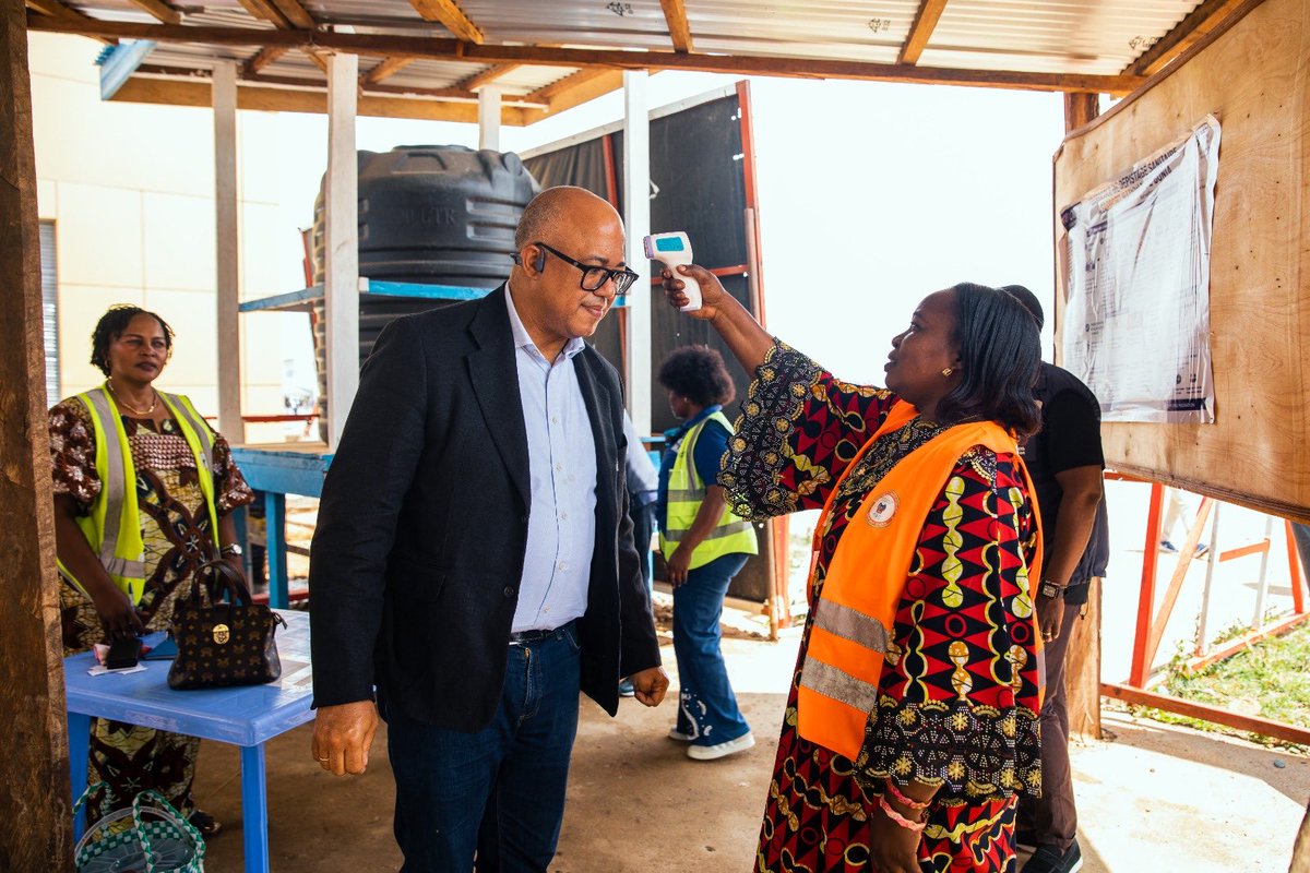 Chikwe_I's tweet photo. Traded the streets of New York this #UNGA for the streets of Bunia

No place I'd rather be than supporting the Government of #DRC, healthcare workers, communities &amp; partners working nonstop to bring this #Ebola outbreak to an end https://t.co/HHHYa4sI90