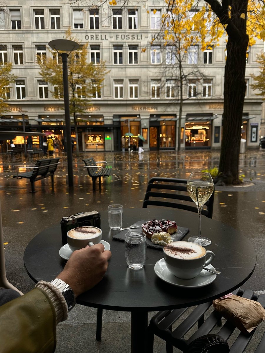 reminiscinbby's tweet photo. autumn in Zurich https://t.co/rDdSkT8nBN