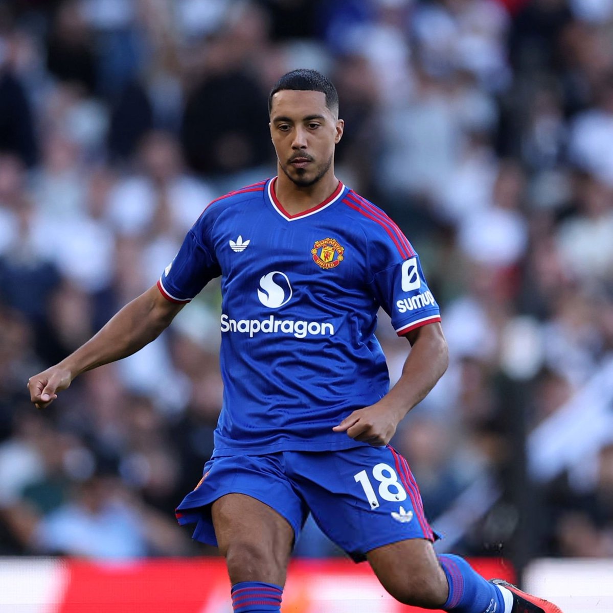 utdreport's tweet photo. What are your thoughts on the Mainoo–Tielemans midfield pivot so far this season? https://t.co/zvSGmv2OFz