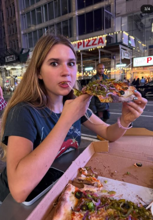 kitHaringtprive's tweet photo. @KarolinaPRO6a7 Would you love to watch me eat 🥺 https://t.co/fzJx53lWul