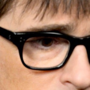 189bcc's tweet photo. I wish more people talked about his eyelashes…. Pretty pretty apple https://t.co/2TyIYFwHAG