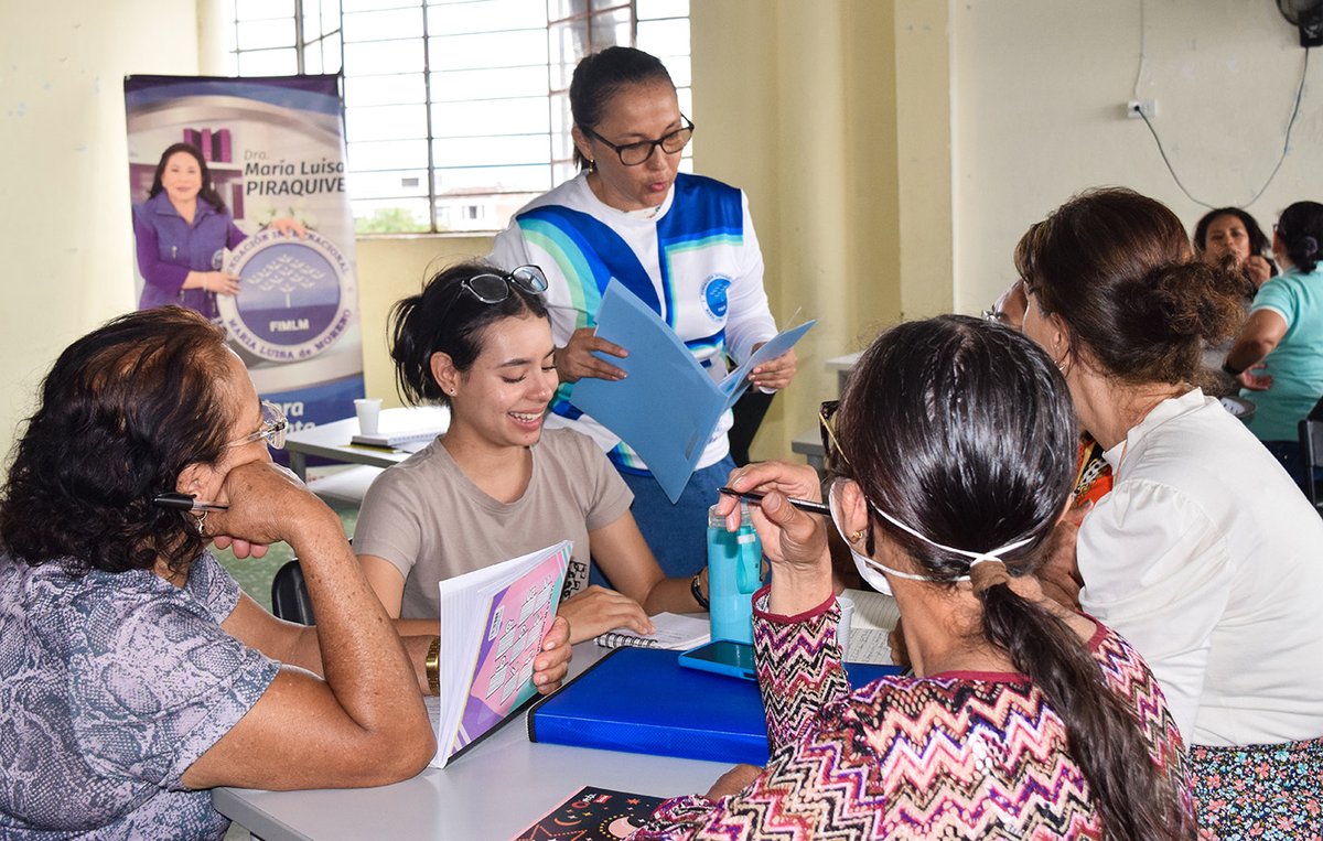 FIMLM's tweet photo. #FamiliasProductivas | Hombres y mujeres de Palmira y Tuluá avanzan en el programa #DespertarEmprendedor, convirtiendo sus artes y oficios en modelos de negocio sostenibles.

💙Este programa impulsa el desarrollo humano, la innovación y el progreso de las familias en Colombia. https://t.co/CfWQO0BIwY