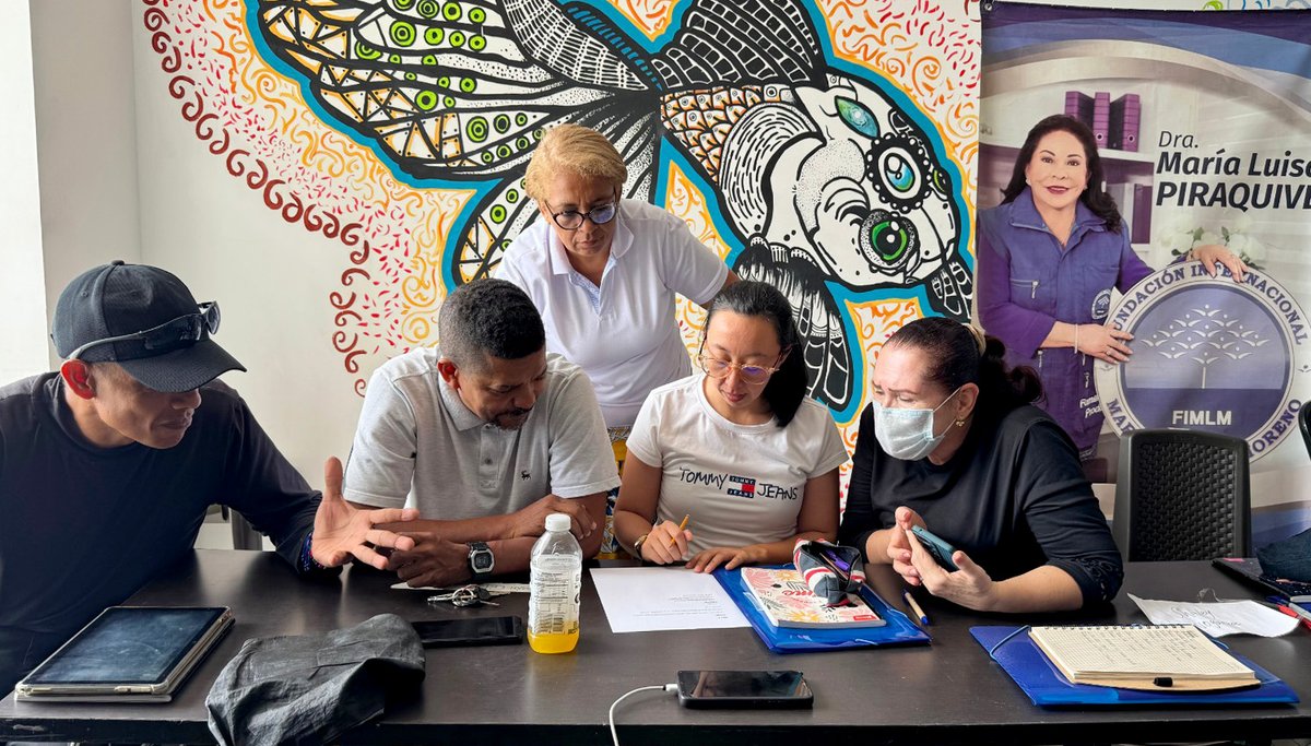 FIMLM's tweet photo. #FamiliasProductivas | Hombres y mujeres de Palmira y Tuluá avanzan en el programa #DespertarEmprendedor, convirtiendo sus artes y oficios en modelos de negocio sostenibles.

💙Este programa impulsa el desarrollo humano, la innovación y el progreso de las familias en Colombia. https://t.co/CfWQO0BIwY