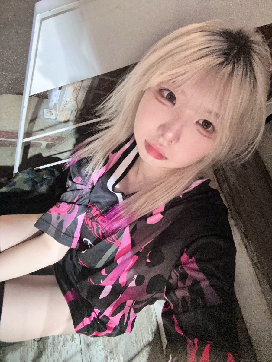 Hikomaleg_Myumi's tweet photo. 잘자....✋ https://t.co/dsuEV4wwxi