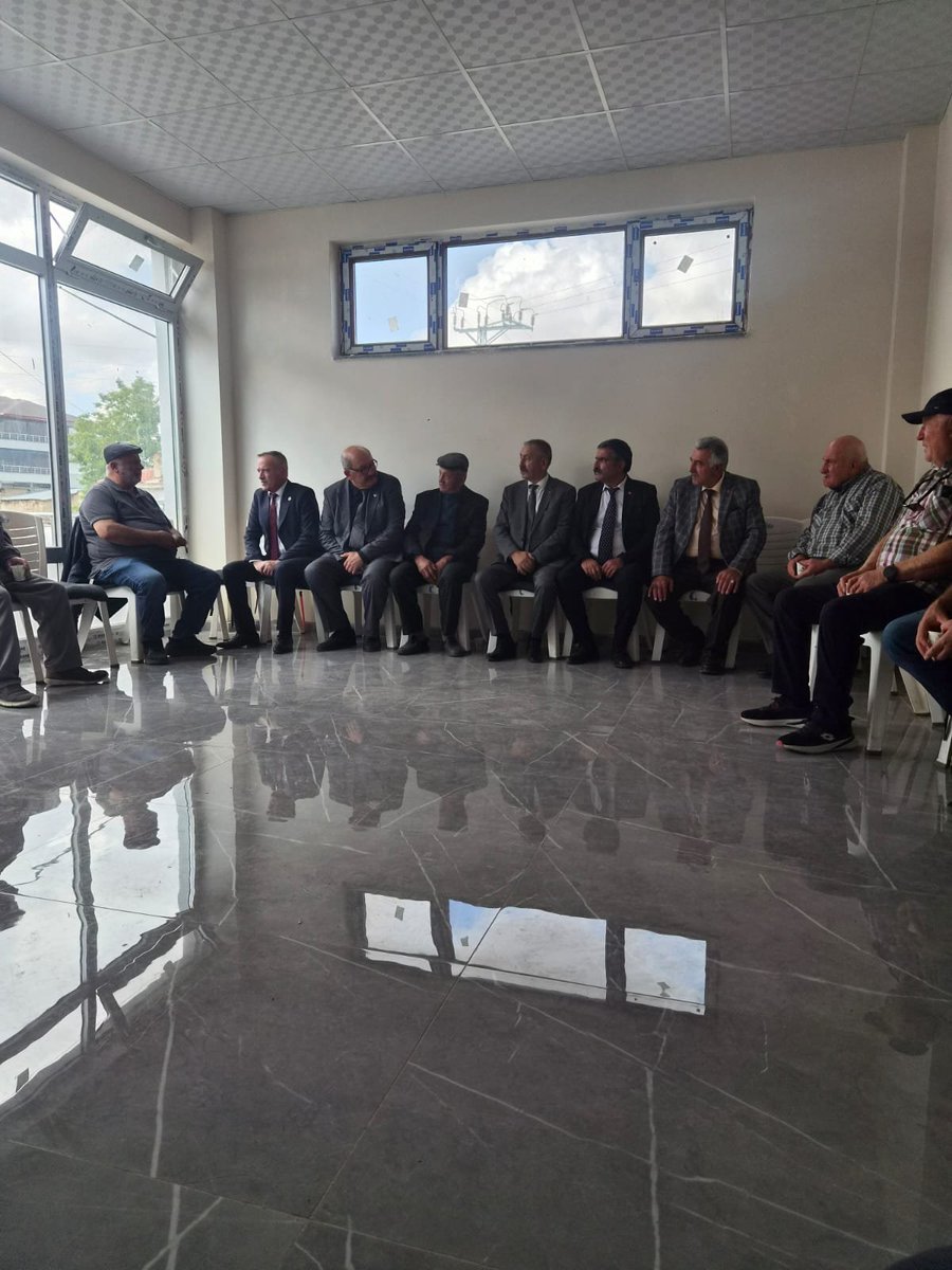 mhpgolbasi's tweet photo. Yönetim Kurulu Üyelerimiz, Oyaca Mahallemizden Merhum Rıza Duyar'ın için taziye ziyaretinde bulunmuşlardır.
Merhuma Cenab-ı Allah’tan rahmet; ailesine, yakınlarına ve sevenlerine başsağlığı ve sabırlar dileriz. https://t.co/MGbG8tkoe6