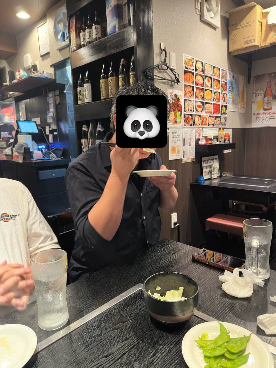 Takahiro's tweet photo. あるグループの不◯ＴＯがみぃちゃんの応援に急遽駆けつけてくれました
ありがとうね
マッキー兄貴に説教されててかわいそうでしたが、、、🙄 https://t.co/T3E8dhpzjK