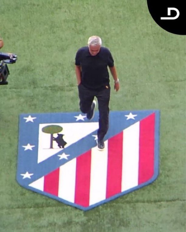 FootballXtraa__'s tweet photo. Mourinho is back with the monster mentality https://t.co/AusEcDbDBl