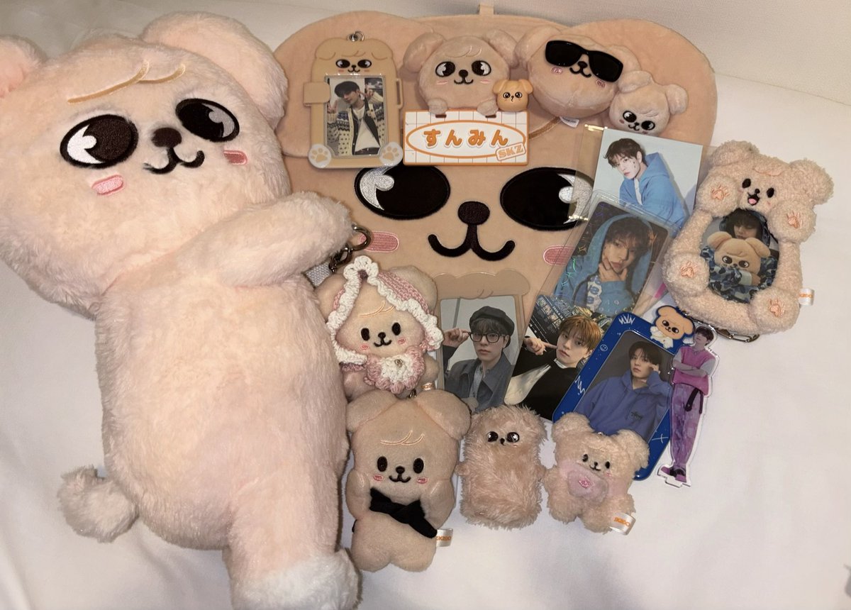 seun_pupm_s2's tweet photo. ♡┈┈┈┈┈┈┈┈┈┈┈┈┈┈┈┈♡

              김승민 생일 축하해 🐶💖

♡┈┈┈┈┈┈┈┈┈┈┈┈┈┈┈┈♡

#HappySeungminDay
#널_감싼_우주가_될게_승민아
#DivineVocalSeungmin
#StrayKids #스트레이키즈
#승민 #Seungmin https://t.co/uEy6Jmev4P