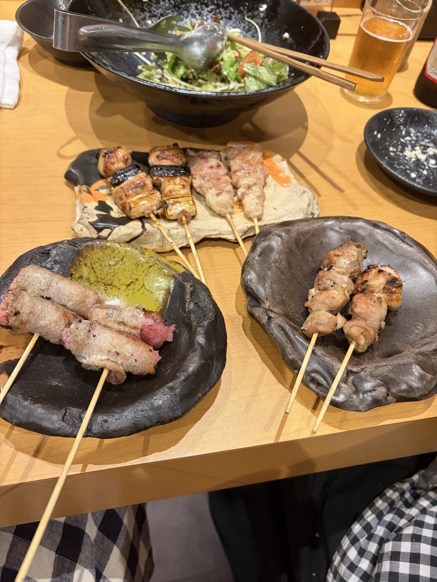 ayamesan_y's tweet photo. 洋館ミステリ劇場のあとは、私の地元までお友だちに立ち寄ってもらって焼き鳥屋さんでディナー🍺
楽しい時間はあっという間に過ぎちゃう😊 https://t.co/sT23WoDlAB