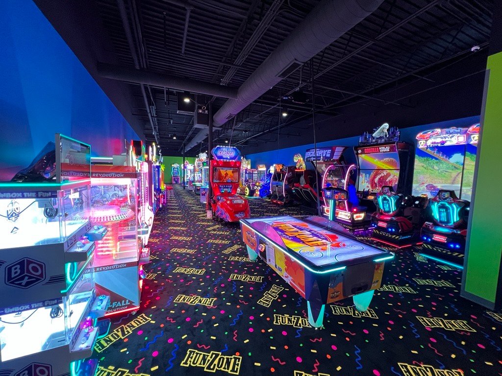 embedcard's tweet photo. Something new just opened in Tyler, TX. 👀

Our team worked behind the scenes to get Pizza Ranch's newest location fully connected with the Embed Ecosystem, and today, it's official. Doors are open. We are powering on with you, @PizzaRanch! 🚀

#FuellingFun #TransformingFun https://t.co/W2I4wZLWHj