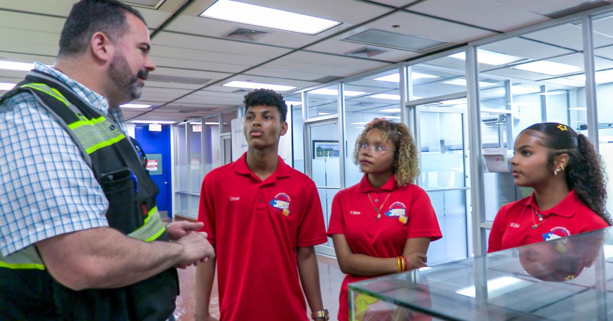 CrowleyMaritime's tweet photo. Together with @JAAmericas and the Puerto Rico Department of Education, we are helping students build practical skills and explore maritime, logistics and supply chain careers that support Puerto Rico’s communities. Read more: https://t.co/RAhOVEgOJP https://t.co/gIWXO6xGU9