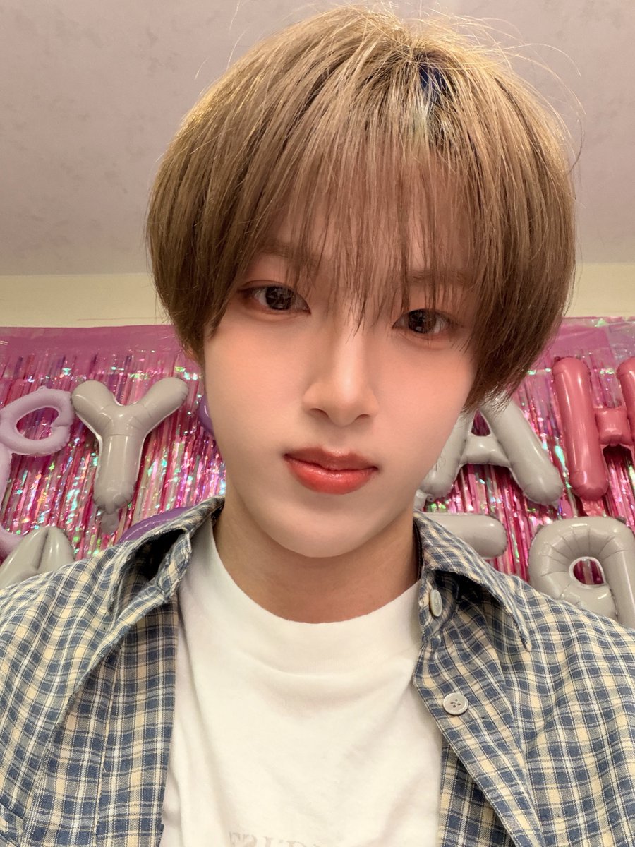 VAYONN_inkode's tweet photo. [📷] HAPPY MASATO DAY Behind

VENA에게 받은 감사함과 사랑을 잊지않고 돌려주는 마사토가 되겠습니다! 
사랑해요 여러분❣️

#MASATO #마사토
#VAYONN #베이온 https://t.co/wIdRd4cz4f