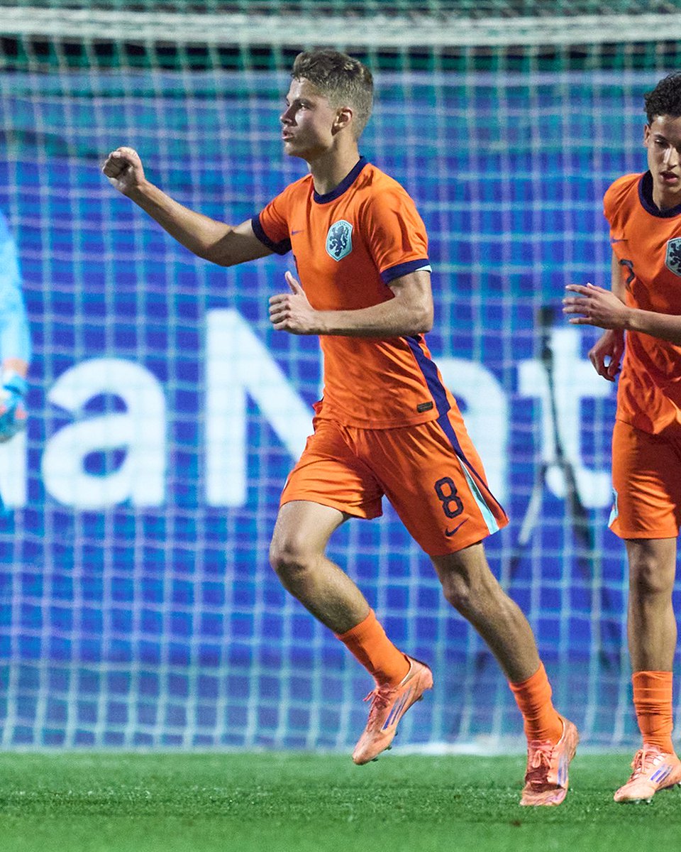 Sean Steur in action for Netherlands Under-18s.