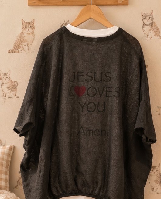 iskuritan's tweet photo. クリスチャンの友達が作ってプレゼントしてくれたTシャツ。カーディガンはアベイル🩵 https://t.co/5Z3zJdovqj
