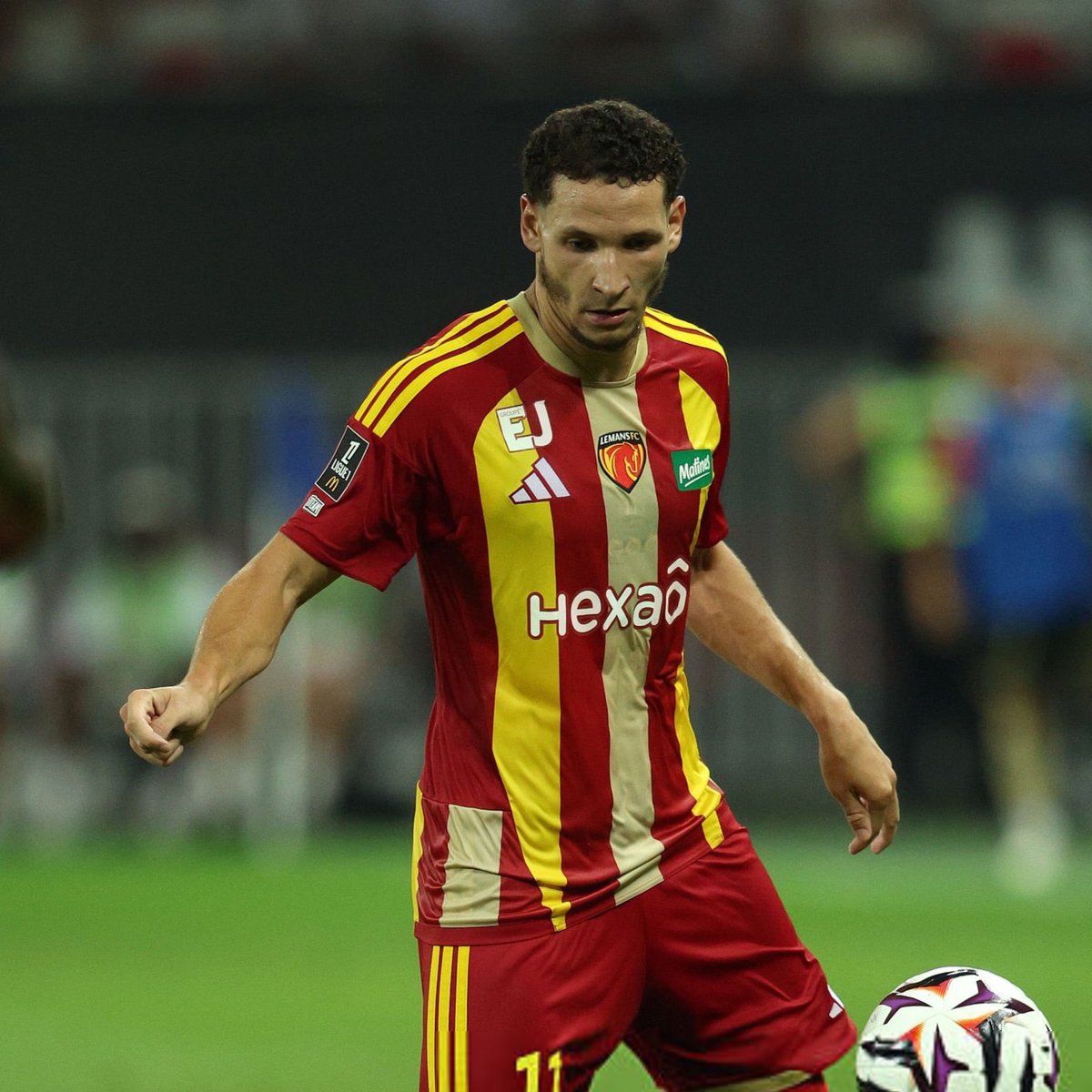 _BeFootball's tweet photo. 🚨 OFFICIEL ! ADIL BOURABAA 🇩🇿 (2005) EST APPELÉ AVEC L’ALGÉRIE SUITE AU FORFAIT DE BENTALEB !!! 💎🌟

MÉRITÉ POUR LE MANCEAU. ❤️💛

3 buts et 2 passes décisives en 5 matchs de L1. ⚽️🎯 https://t.co/nnj7b7i0eI