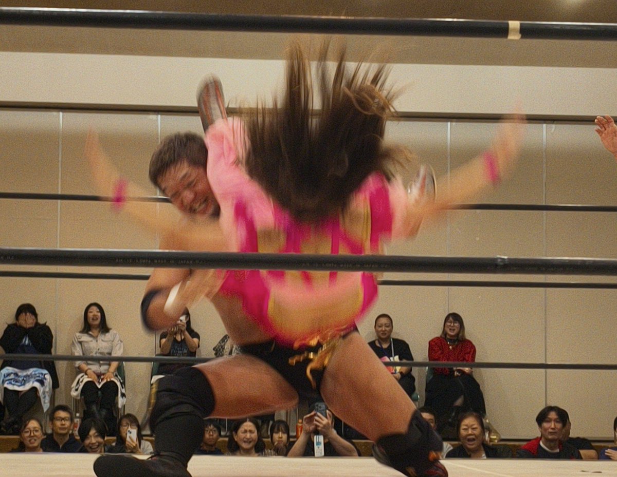 maichimiu's tweet photo. コレ
ヤバいわ😱

石川修司選手の
スプラッシュマウンテンを受けられる
女子選手がいるのに
ビックリ

前に1回、石川選手と女子選手の
とてつもないシングルマッチ見て以来
めちゃくちゃ怖いんだけど😰

改めて、チェリー選手
尊敬👌

#cherrypw
#Evo_pw https://t.co/i6hL7CETwU