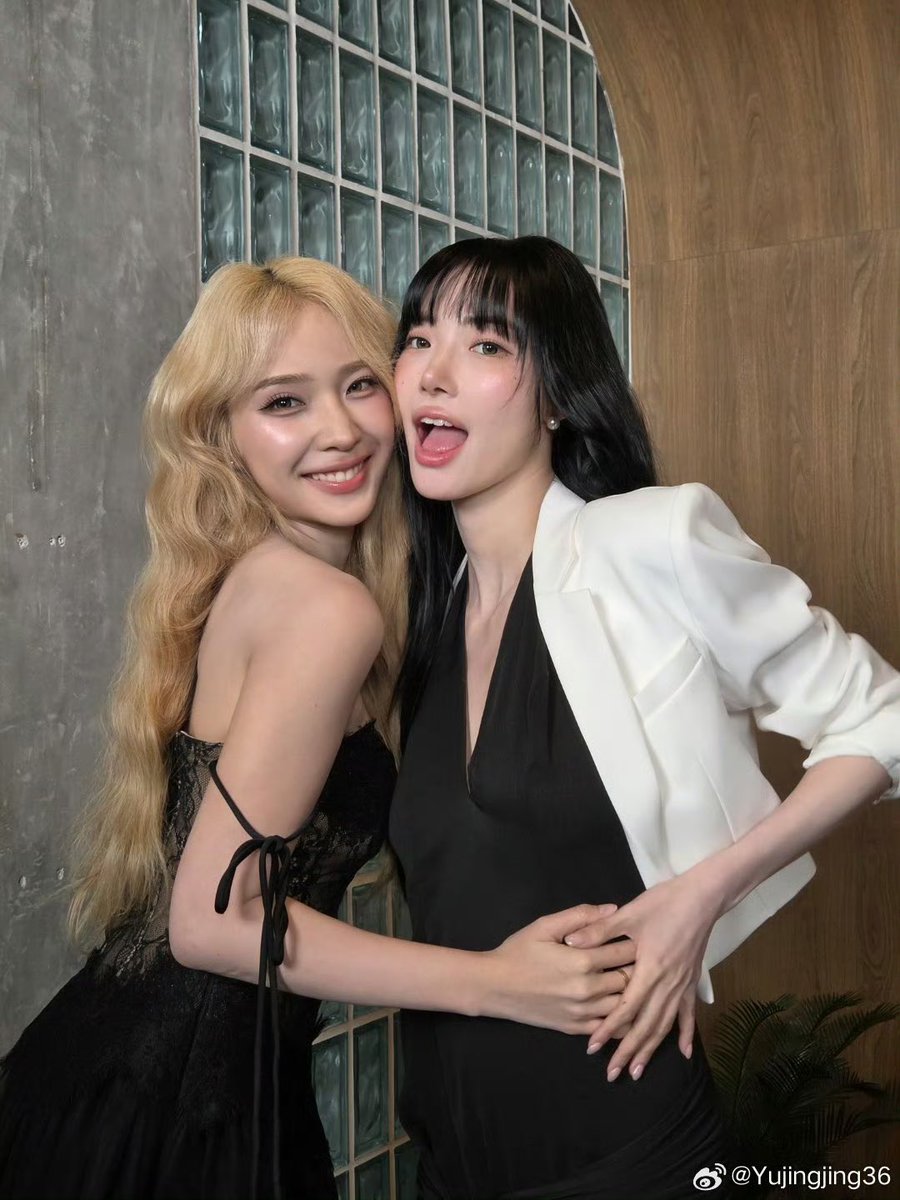 JanJingjing_TH's tweet photo. JanJingjing Update  ༘♡📢 
Weibo : Yujingjing36 

今天玩游戏真的好开心！大家玩得开心吗～～🥰💕
谢谢大家今天的陪伴呀！

JJJ YOYOJELLY LIVE 
#YoYoJellyxJanJingjing https://t.co/FsuUtzRAUJ