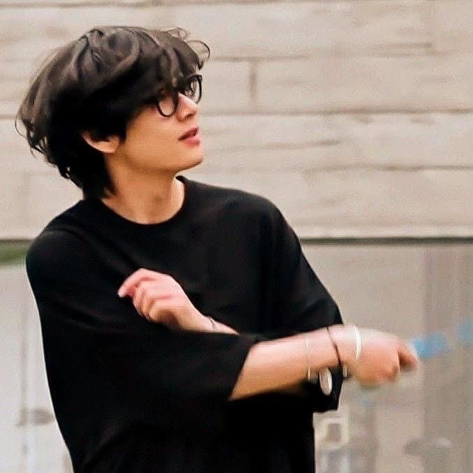 Kyles_myg's tweet photo. #taekookau where:

Jungkook asks his twin to switch places with him for one day just to hang out with the guy he always makes fun of https://t.co/G0jxrKDOfD