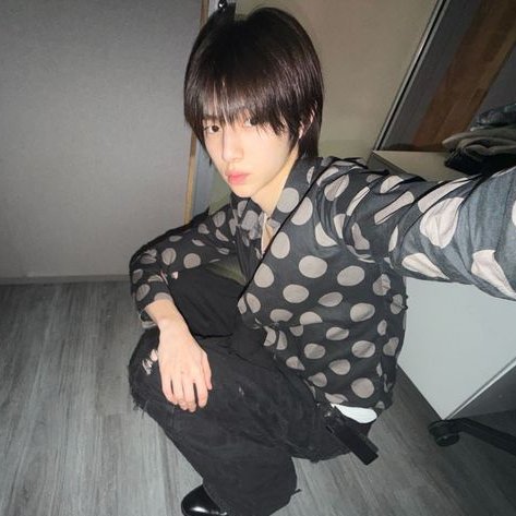 eomjjus's tweet photo. u have to wear polka dots forever there is simply no other way https://t.co/5xvVzGvBe0