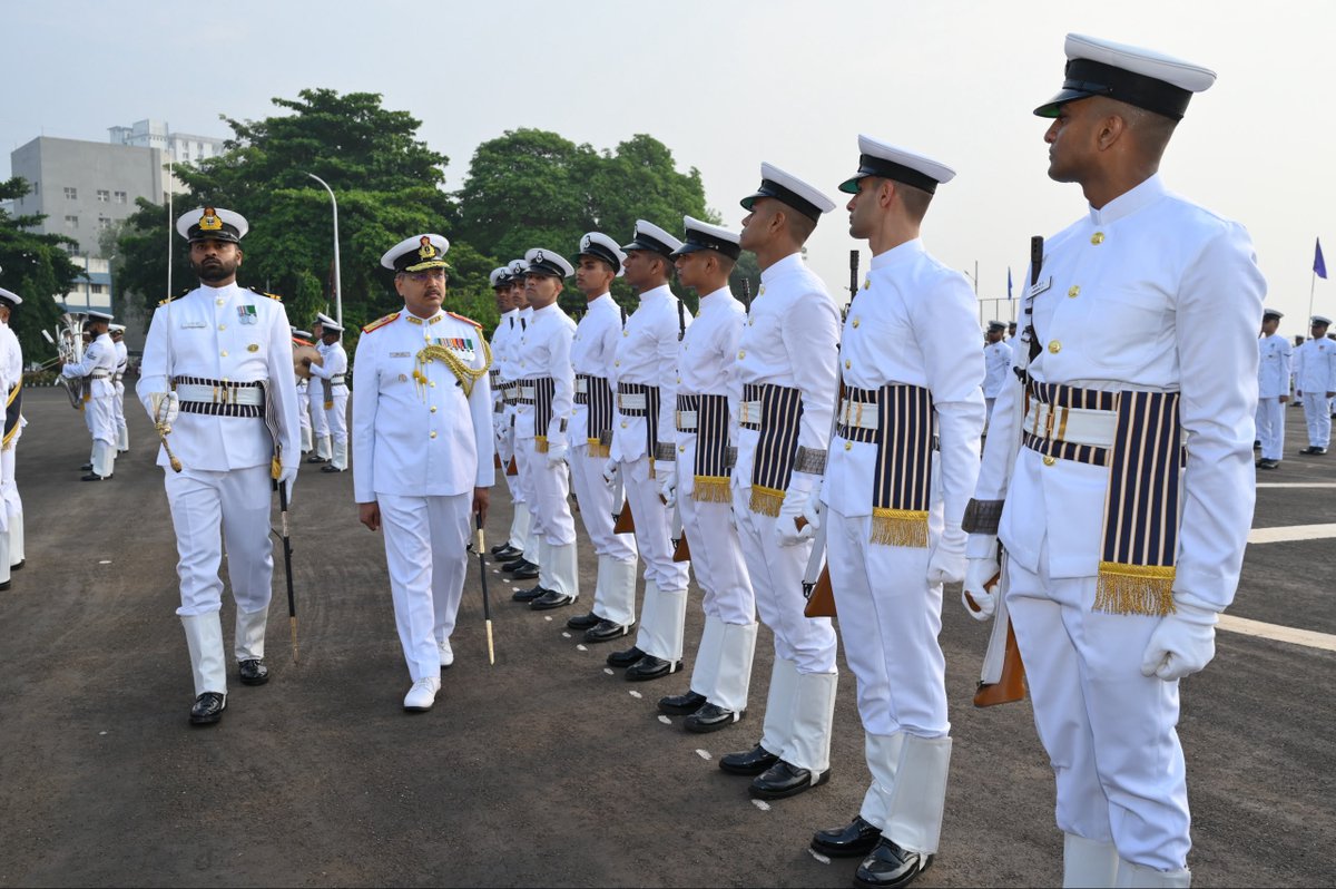IN_WNC's tweet photo. Surg RAdm Rohit Sharma assumed command of #INHSAsvini on 21 Sep 26 at a ceremonial parade.

@indiannavy
@IndiannavyMedia
@dgafms_mod
@IN_ASVINI
@DefPROMumbai https://t.co/g5ffnfrtR6