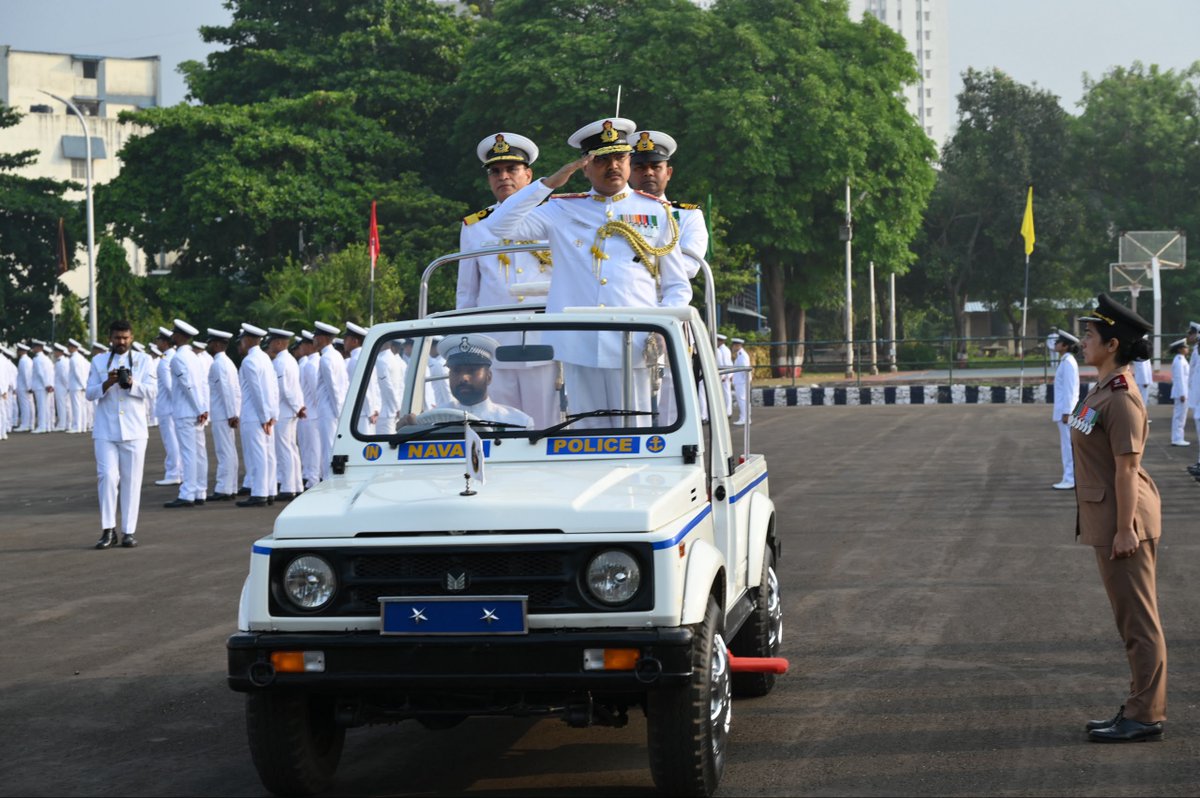 IN_WNC's tweet photo. Surg RAdm Rohit Sharma assumed command of #INHSAsvini on 21 Sep 26 at a ceremonial parade.

@indiannavy
@IndiannavyMedia
@dgafms_mod
@IN_ASVINI
@DefPROMumbai https://t.co/g5ffnfrtR6