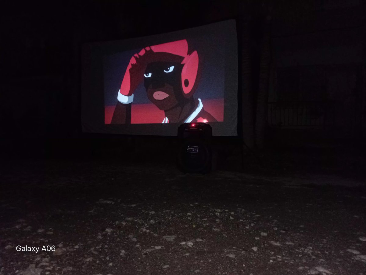 Ivanmegafa's tweet photo. Nuestro cine movil llega a la calle de Solnentre Paseo y el 1 norte paea el disfrute de toda la familia.
#vamosalcine
#cinemovil
#cineguantanamo https://t.co/tFyBi58sP2