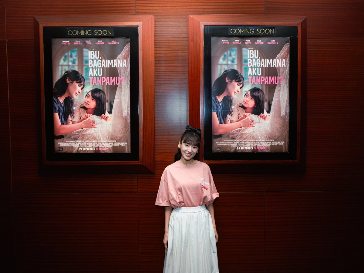 Haruka_NKGW10's tweet photo. Aku tidak tau IBU, aku tidak tau kasih sayang dari IBU, tapi dalam film “Ibu Bagaimana Aku Tanpamu” aku merasa juga Ibu tuh kaya gimana. aku dari kecil tanpa IBU tapi di mana pun dia berada aku berterimakasih ke IBU. Karena ada IBU aku ada disini…✨
Kalian 24 September nntn di Bioskop ya!!

#ibubagaimanaakutanpamu