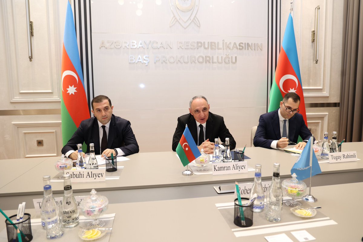 prokurorluq's tweet photo. Baş prokuror BMT-nin nümayəndələrini qəbul edib

https://t.co/oVes6yYtMI https://t.co/BhBoVdWnos