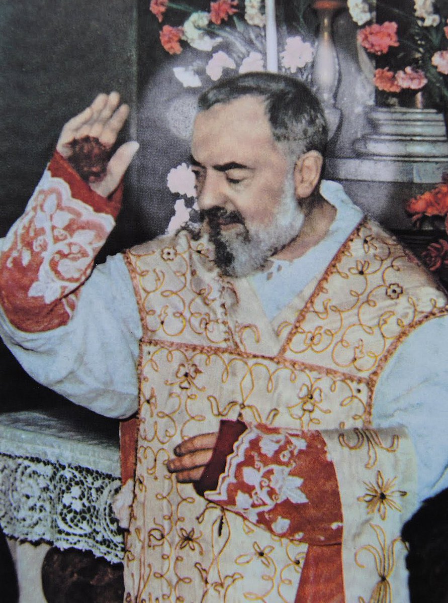 CedarsAndSaints's tweet photo. 🤯— WOW: This Padre Pio story is INSANE.

In 1997, Anthony Fuina picked up a mysterious bearded hitchhiker while waiting for cancer results.

During the drive, the man placed his hand over the area of Anthony’s tumor, prayed, and told him:

“You are healed.”

Doctors later went in to remove the remaining tumor.

There was nothing there.

Years later, Anthony saw a picture of Padre Pio and said:

“That’s him.”

Padre Pio had been dead since 1968.

The actual car from that encounter is still preserved today at a Catholic house of prayer in New York, where people still visit to pray and hear the story.