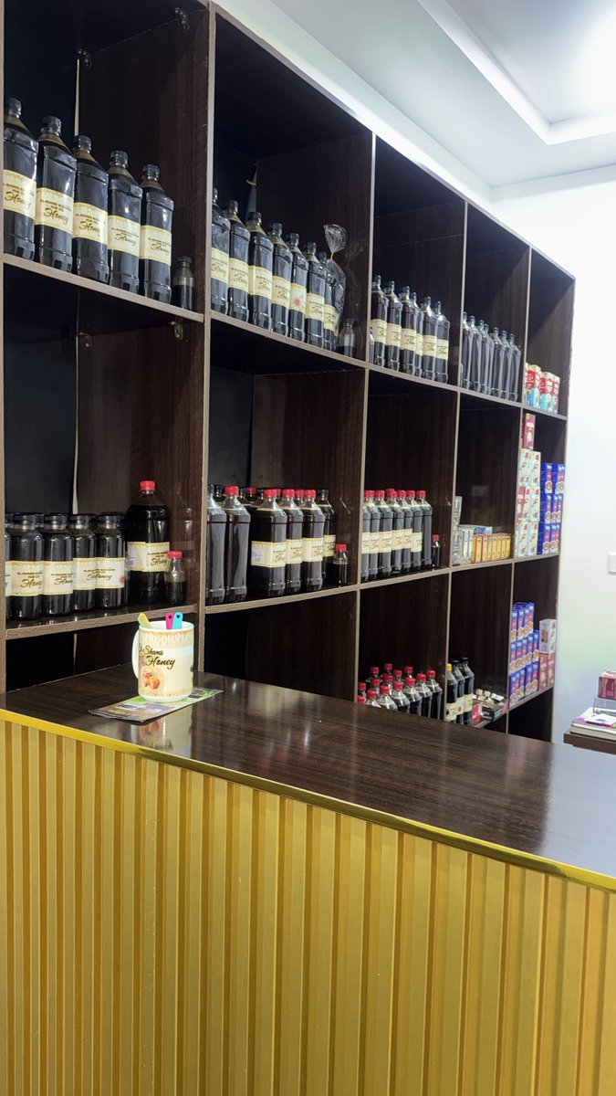 its_shamex's tweet photo. Come and get your natural and unadulterated raw honey. 🙂 https://t.co/0xquMwDhRD