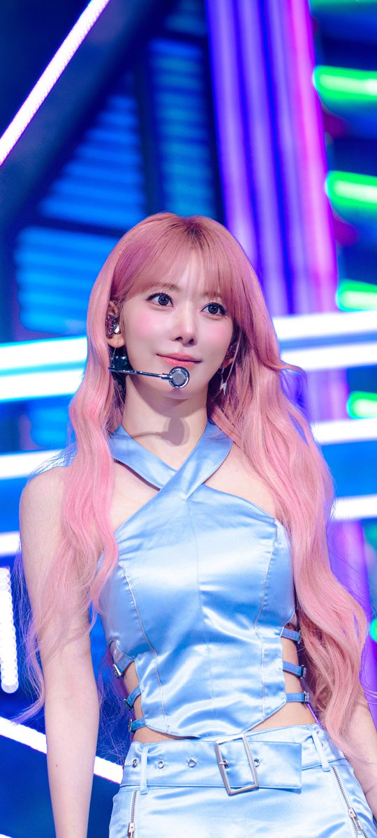 AKAone_'s tweet photo. #사쿠라 #Sakura #LESSERAFIM #르세라핌 #배경화면 #Wallpaper #LockScreen 
Sakura 260921 SBS Inkigayo Wallpaper https://t.co/Ozg4r6yRWZ