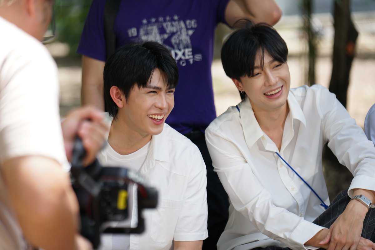 SF_ZXW's tweet photo. 🦜 : เวลาอยู่กับคนอื่น มึงห้ามยิ้มแบบนี้นะ
🐶 : ทำไมอะ
🦜 : กูหวง
🐶 : ((มึงก็ห้ามยิ้มแบบนี้เวลาอยู่กับคนอื่นเหมือนกัน))
🦜 : อะไรนะ
🐶 : แบร่ 😛
🦜 : ไอ่แสบเอ้ยย 

#savesaisawat #francnrp
#SaveFranc #เซฟฟรัง https://t.co/ckcCjGuDi1